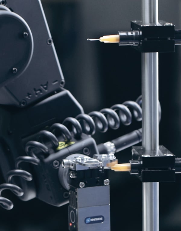 glue-dispensing-process-in-a-micro-camera-assembly-application