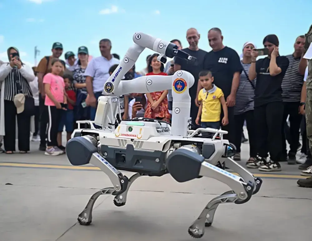 DPM TECH & Kinova power a Quadruped Robotic Solution for explosive threat response in Turkey